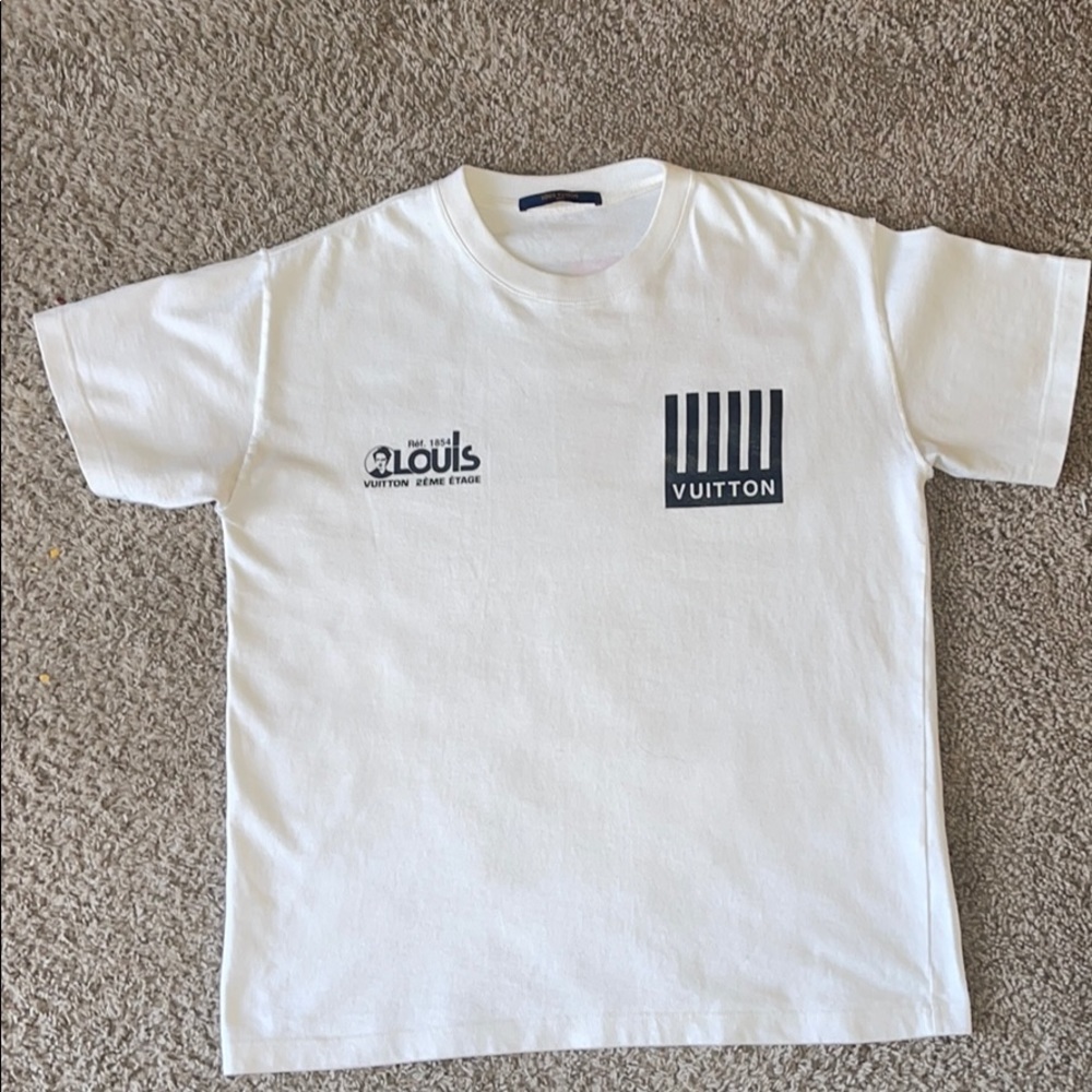 MENS 100% AUTHENTIC LOUIS VUITTON T SHIRT!!